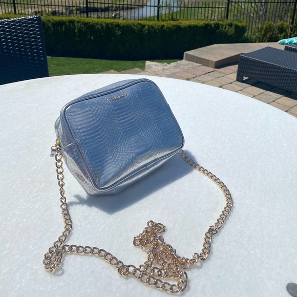 Victoria Secret Mini bag/ makeup bag - Picture 2 of 8